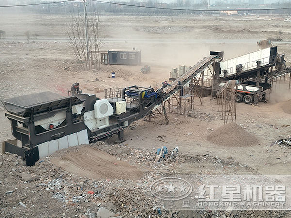 時產80-100噸輪胎式移動磕石機現場作業