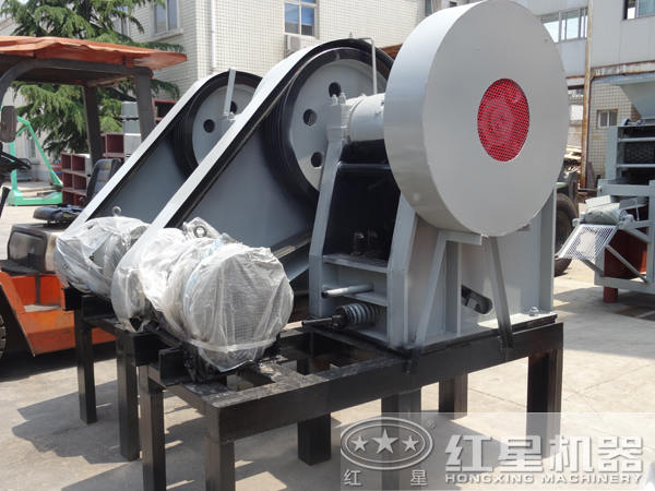 pe200-300側面圖，搭載7.5kw電動機