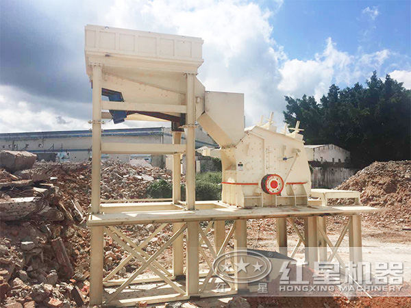 新型500t/hHD德版反擊式碎石機現(xiàn)場作業(yè)圖 新型500t/hHD德版反擊式碎石機現(xiàn)場作業(yè)圖