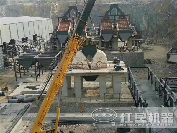 時產1500噸重錘式破碎石料生產線設備現場 時產1500噸重錘式破碎石料生產線設備現場