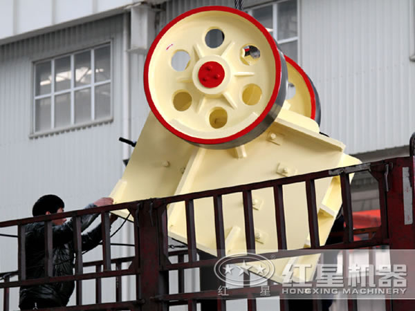 時產100噸河卵石碎石機發貨圖