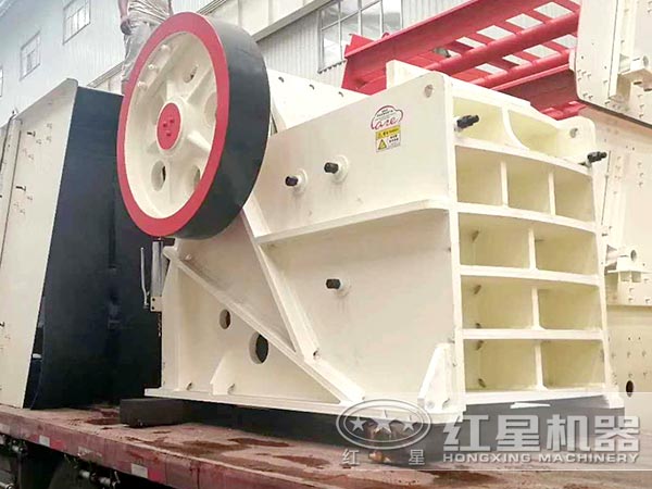 大塊石料制成碎沙設備現場發貨 大塊石料制成碎沙設備現場發貨