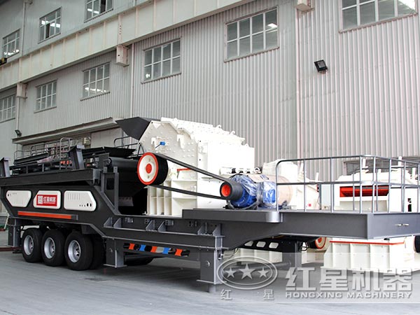 開進場的石子輪胎破碎機 開進場的石子輪胎破碎機