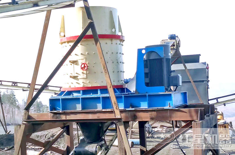 復合式破碎機現場安裝中