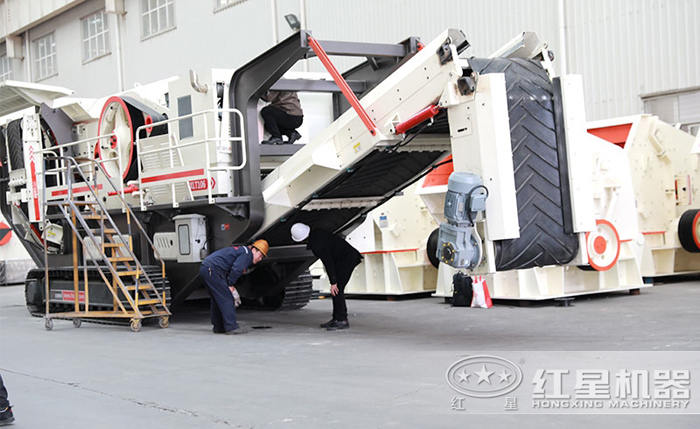 客戶參觀移動碎石機圖