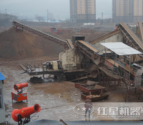 移動式破碎站工作現(xiàn)場 移動式破碎站工作現(xiàn)場