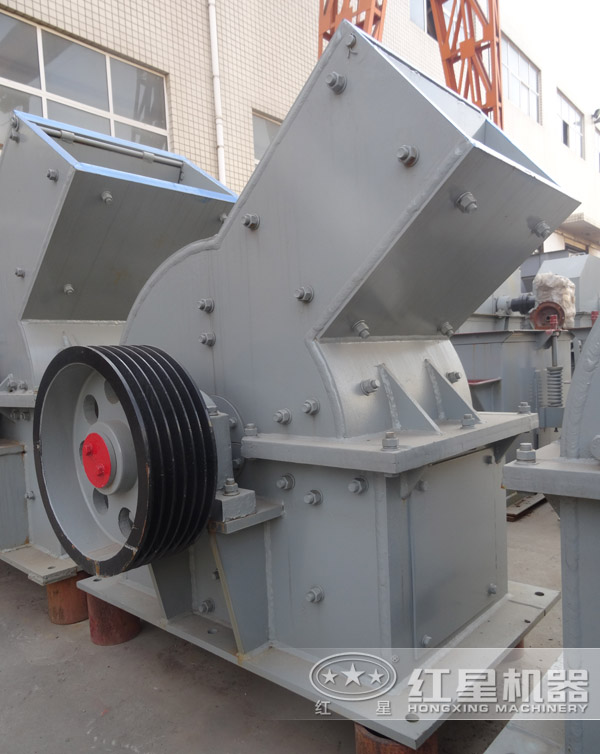 時(shí)產(chǎn)30噸的錘式破碎機(jī) 時(shí)產(chǎn)30噸的錘式破碎機(jī)