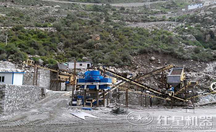 石子加工機現場作業圖