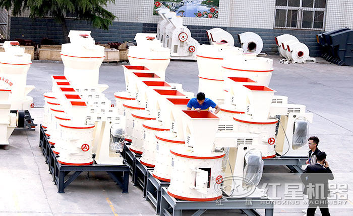 客戶選購復合破碎機現(xiàn)場