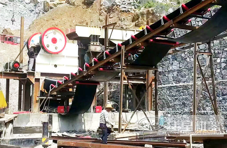 日產(chǎn)1萬噸石料生產(chǎn)線安裝現(xiàn)場(chǎng) 日產(chǎn)1萬噸石料生產(chǎn)線安裝現(xiàn)場(chǎng)