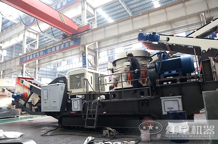 紅星國產履帶式移動破碎站搭載圓錐破碎機