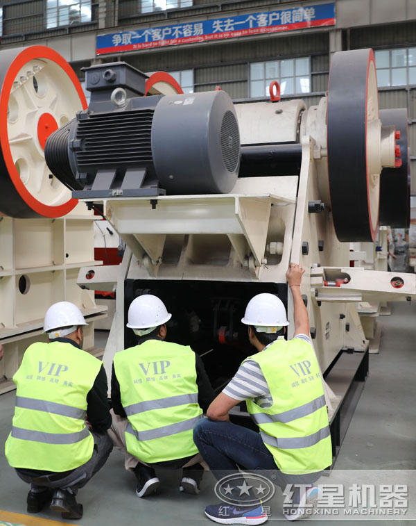 紅星車間寫實(shí)---印度客戶正在了解CJ歐版顎破的具體情況