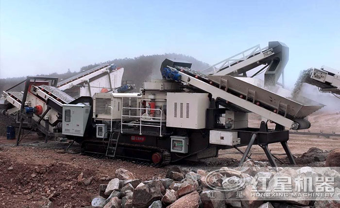 履帶移動(dòng)破碎站搭載圓錐破碎機(jī) 履帶移動(dòng)破碎站搭載圓錐破碎機(jī)