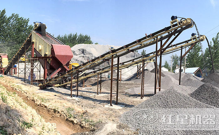 配合振動(dòng)篩下的皮帶輸送機(jī)