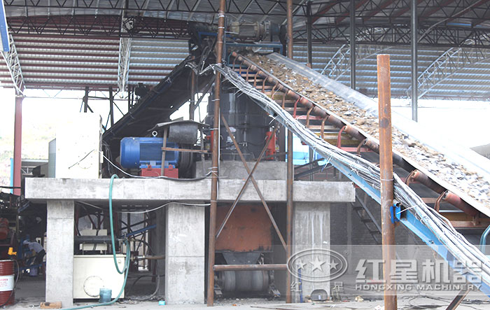 1750圓錐破碎機加工石子作業中