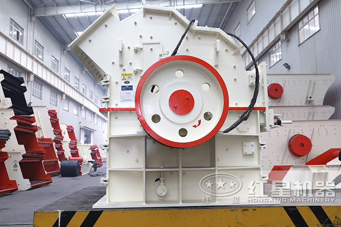 細碎制砂機外形側面展示