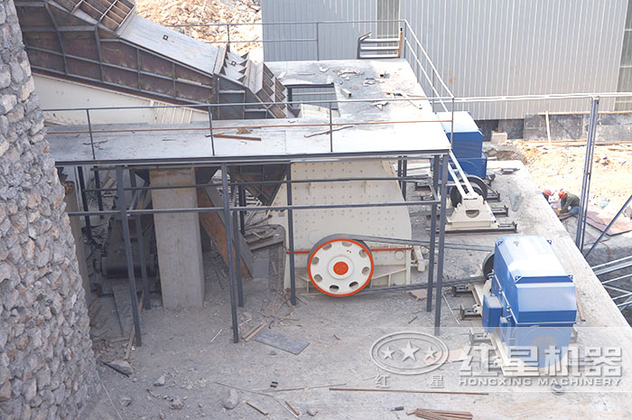 固定式砂石料設備作業(yè)現(xiàn)場