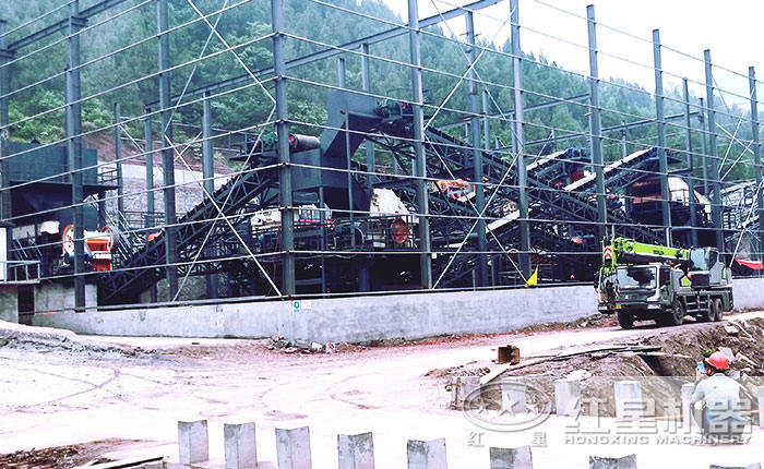 固定式破碎現(xiàn)場圖 固定式破碎現(xiàn)場圖