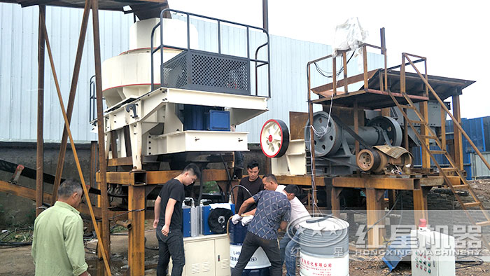 固定式大型碎砂機施工作業現場 固定式大型碎砂機施工作業現場