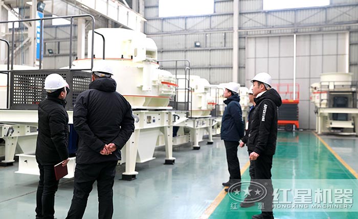紅星石頭磨沙機(jī)車間 紅星石頭磨沙機(jī)車間