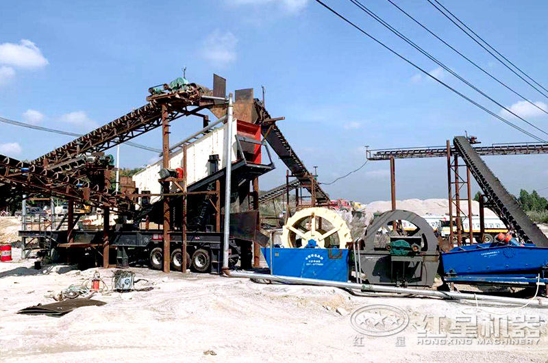 移動(dòng)制砂機(jī)與輪斗洗砂機(jī)配置成制沙洗沙生產(chǎn)線 移動(dòng)制砂機(jī)與輪斗洗砂機(jī)配置成制沙洗沙生產(chǎn)線
