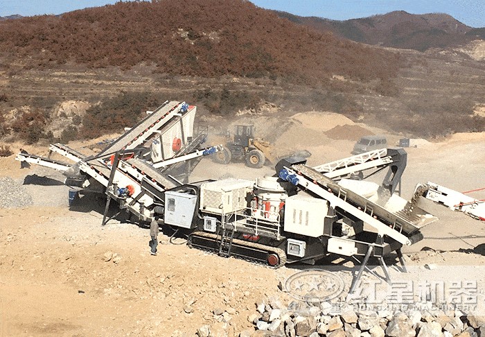 履帶圓錐移動破碎站作業現場 履帶圓錐移動破碎站作業現場