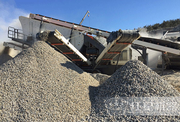 履帶配置的汽車(chē)式流動(dòng)破碎機(jī)_汽車(chē)移動(dòng)破碎設(shè)備作業(yè)現(xiàn)場(chǎng) 履帶配置的汽車(chē)式流動(dòng)破碎機(jī)_汽車(chē)移動(dòng)破碎設(shè)備作業(yè)現(xiàn)場(chǎng)