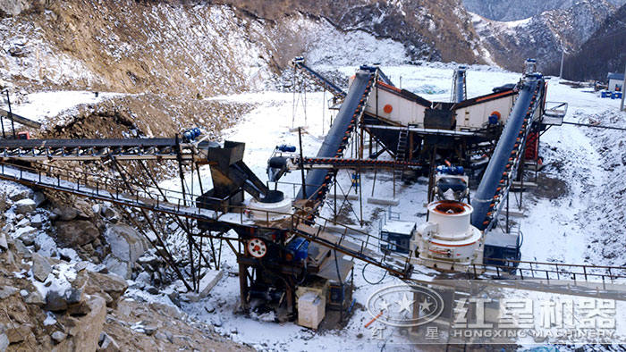 碎石場建立的制砂生產線 碎石場建立的制砂生產線