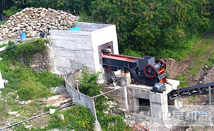 顎式破碎機現場