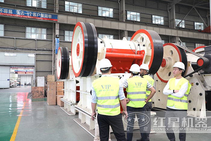 印度用戶參觀鄂式破碎機 印度用戶參觀鄂式破碎機