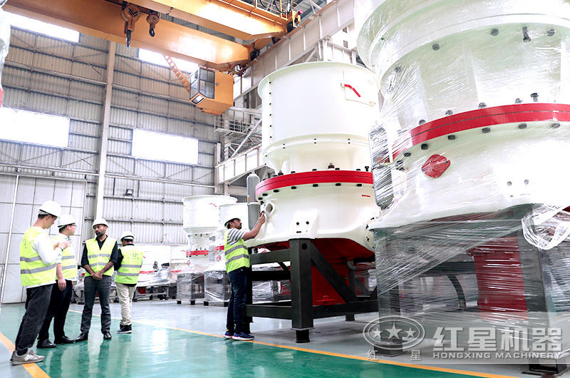 客戶來參觀單缸圓錐破