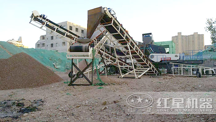 輪胎配置下的流動式作業的碎石加工設備