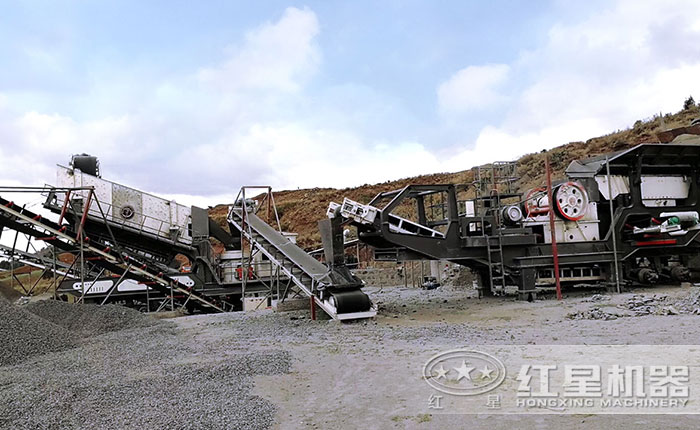 輪胎移動石子機破碎現場——雙機組合，更加效能高