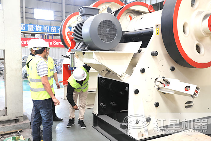 鄂式碎石機細節查看