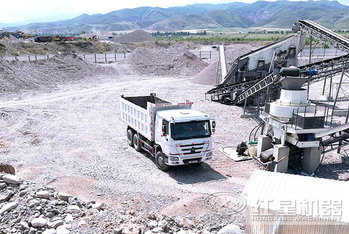 生產(chǎn)機(jī)制沙現(xiàn)場(chǎng) 生產(chǎn)機(jī)制沙現(xiàn)場(chǎng)