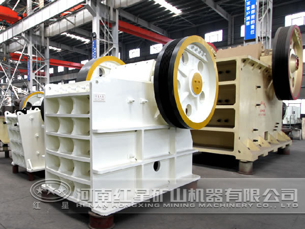 復擺型細碎鄂式破碎機