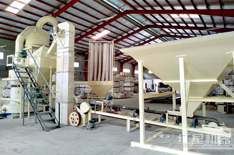 雷蒙磨粉機(jī)生產(chǎn)線現(xiàn)場(chǎng) 雷蒙磨粉機(jī)生產(chǎn)線現(xiàn)場(chǎng)