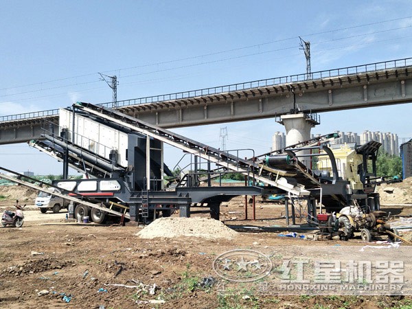 新型車載輪胎碎石機工作現(xiàn)場